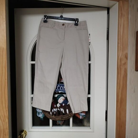 New Studio Works Stone Colored Classic Fit Tummy Toner Cropped Pants Women's 10P - Picture 1 of 3